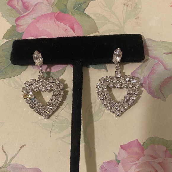 Jewelry - Elegant Silver Heart Earrings